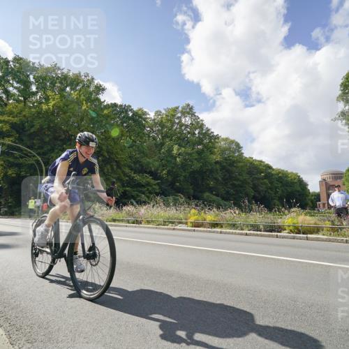 14.09.2025 - Stadtparktriathlon Michael Burmester http://msf.ph/oto/8896342 14.09.2025 13:49:24 Radfahren 1559 meine-sportfotos.de