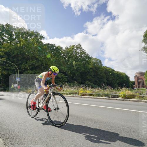 14.09.2025 - Stadtparktriathlon Michael Burmester http://msf.ph/oto/8896355 14.09.2025 13:51:59 Radfahren 1527, 1646, 1647, 1691 meine-sportfotos.de