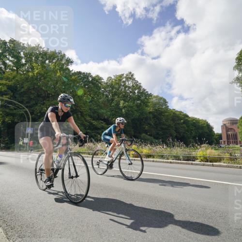 14.09.2025 - Stadtparktriathlon Michael Burmester http://msf.ph/oto/8896356 14.09.2025 13:52:00 Radfahren 1527, 1646, 1647, 1691 meine-sportfotos.de