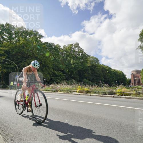 14.09.2025 - Stadtparktriathlon Michael Burmester http://msf.ph/oto/8896358 14.09.2025 13:52:03 Radfahren 1527, 1646, 1647, 1691 meine-sportfotos.de