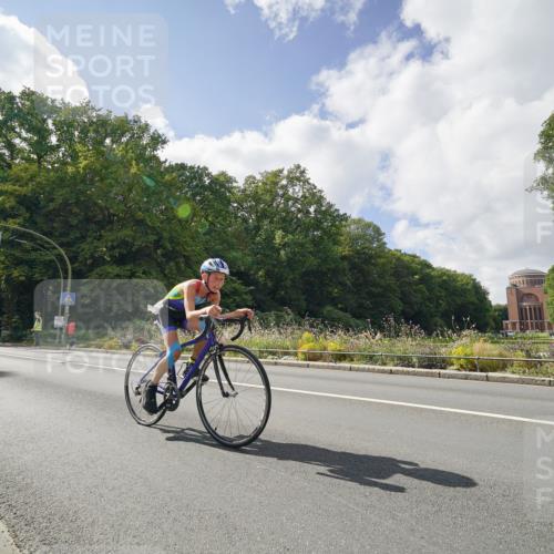 14.09.2025 - Stadtparktriathlon Michael Burmester http://msf.ph/oto/8896359 14.09.2025 13:52:18 Radfahren 1678 meine-sportfotos.de