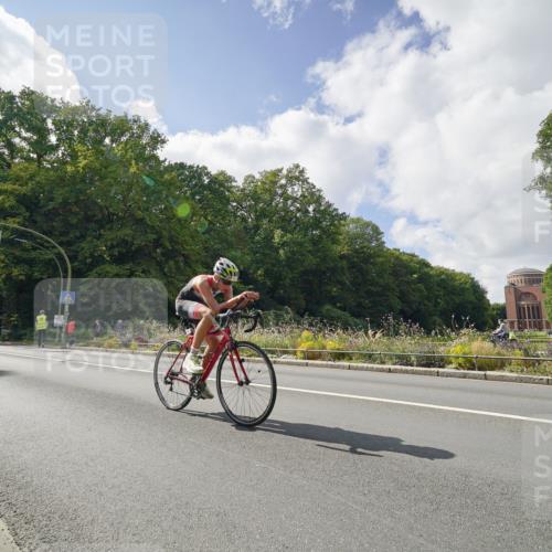 14.09.2025 - Stadtparktriathlon Michael Burmester http://msf.ph/oto/8896361 14.09.2025 13:52:28 Radfahren 1650, 1661, 1681 meine-sportfotos.de