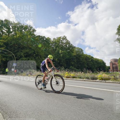 14.09.2025 - Stadtparktriathlon Michael Burmester http://msf.ph/oto/8896365 14.09.2025 13:52:38 Radfahren 1534, 1553, 1650, 1661, 1662, 1663 meine-sportfotos.de