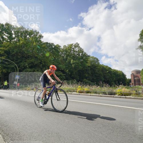 14.09.2025 - Stadtparktriathlon Michael Burmester http://msf.ph/oto/8896368 14.09.2025 13:52:42 Radfahren 1534, 1553, 1650, 1662, 1663 meine-sportfotos.de