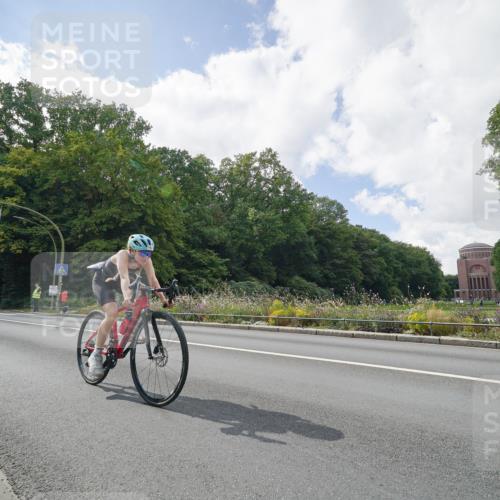 14.09.2025 - Stadtparktriathlon Michael Burmester http://msf.ph/oto/8896385 14.09.2025 13:53:54 Radfahren 1645 meine-sportfotos.de