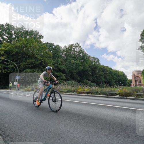 14.09.2025 - Stadtparktriathlon Michael Burmester http://msf.ph/oto/8896395 14.09.2025 13:54:30 Radfahren 1624, 1628, 1683, 1688 meine-sportfotos.de
