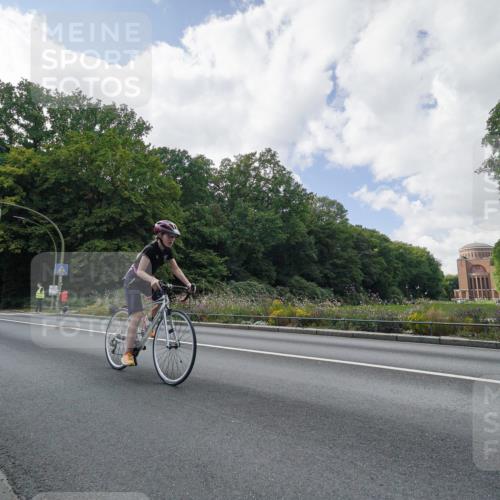 14.09.2025 - Stadtparktriathlon Michael Burmester http://msf.ph/oto/8896396 14.09.2025 13:54:31 Radfahren 1624, 1628, 1683, 1688 meine-sportfotos.de