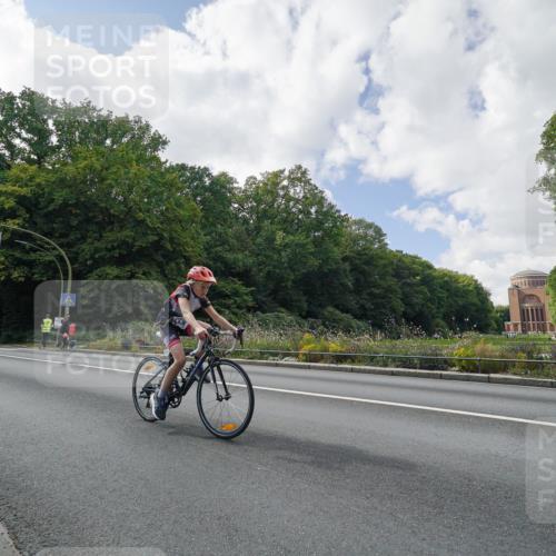 14.09.2025 - Stadtparktriathlon Michael Burmester http://msf.ph/oto/8896399 14.09.2025 13:54:52 Radfahren 1632, 1665, 1680 meine-sportfotos.de