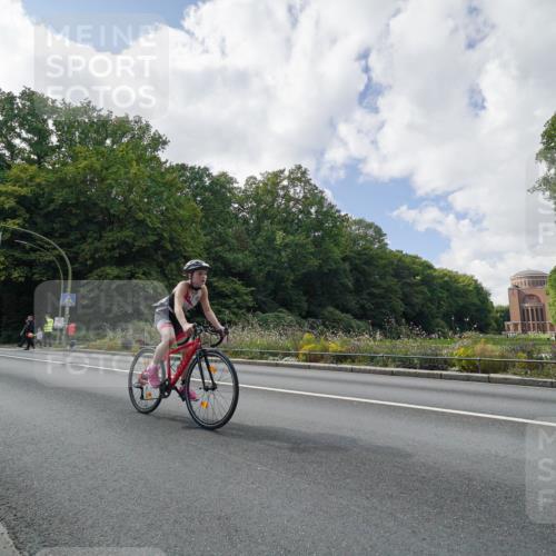 14.09.2025 - Stadtparktriathlon Michael Burmester http://msf.ph/oto/8896400 14.09.2025 13:54:54 Radfahren 1632, 1665, 1680 meine-sportfotos.de