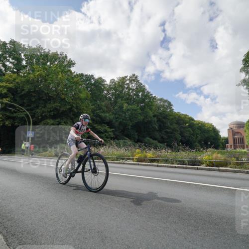14.09.2025 - Stadtparktriathlon Michael Burmester http://msf.ph/oto/8896402 14.09.2025 13:54:56 Radfahren 1632, 1665, 1680 meine-sportfotos.de