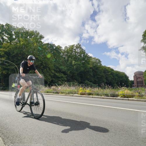 14.09.2025 - Stadtparktriathlon Michael Burmester http://msf.ph/oto/8896407 14.09.2025 13:55:47 Radfahren 1549, 1674 meine-sportfotos.de