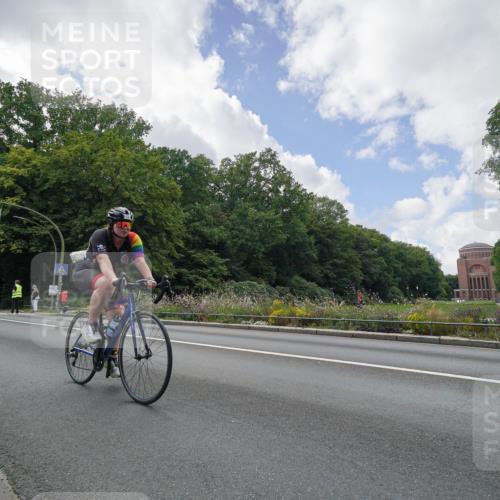 14.09.2025 - Stadtparktriathlon Michael Burmester http://msf.ph/oto/8896420 14.09.2025 13:58:25 Radfahren 1528, 1539 meine-sportfotos.de