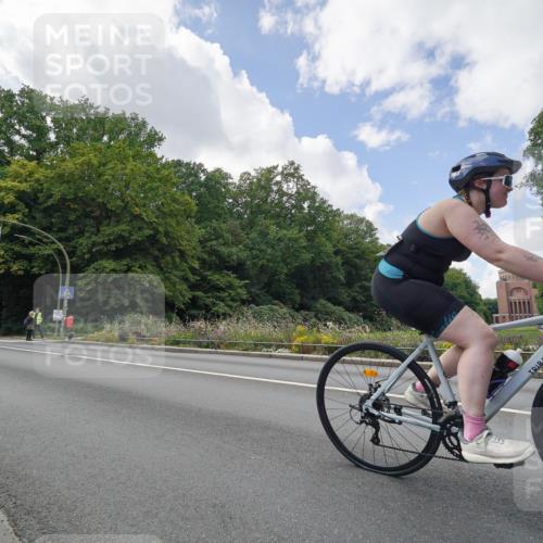14.09.2025 - Stadtparktriathlon Michael Burmester http://msf.ph/oto/8896424 14.09.2025 13:59:57 Radfahren 1429 meine-sportfotos.de