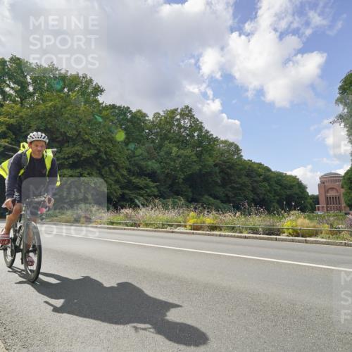 14.09.2025 - Stadtparktriathlon Michael Burmester http://msf.ph/oto/8896432 14.09.2025 14:06:50 Radfahren  meine-sportfotos.de