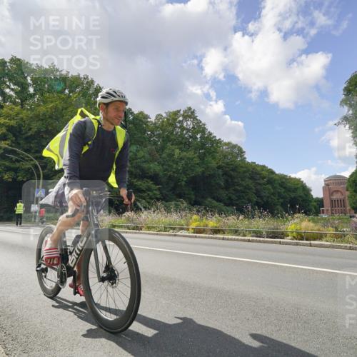 14.09.2025 - Stadtparktriathlon Michael Burmester http://msf.ph/oto/8896434 14.09.2025 14:06:50 Radfahren  meine-sportfotos.de