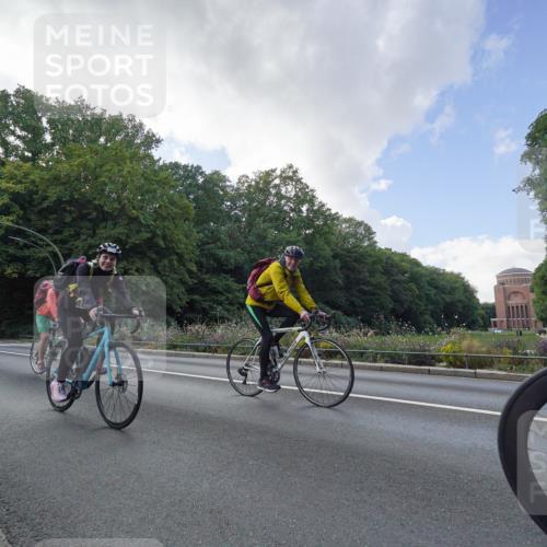 14.09.2025 - Stadtparktriathlon Michael Burmester http://msf.ph/oto/8896445 14.09.2025 14:15:22 Radfahren  meine-sportfotos.de