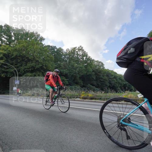 14.09.2025 - Stadtparktriathlon Michael Burmester http://msf.ph/oto/8896446 14.09.2025 14:15:23 Radfahren  meine-sportfotos.de