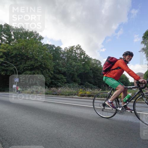 14.09.2025 - Stadtparktriathlon Michael Burmester http://msf.ph/oto/8896447 14.09.2025 14:15:23 Radfahren  meine-sportfotos.de