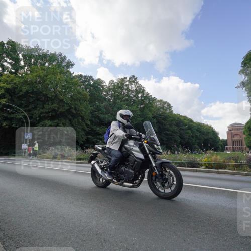 14.09.2025 - Stadtparktriathlon Michael Burmester http://msf.ph/oto/8896449 14.09.2025 14:18:08 Radfahren  meine-sportfotos.de