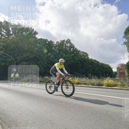 14.09.2025 - Stadtparktriathlon Michael Burmester http://msf.ph/oto/8896450 14.09.2025 14:23:46 Radfahren  meine-sportfotos.de