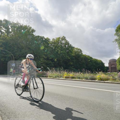14.09.2025 - Stadtparktriathlon Michael Burmester http://msf.ph/oto/8896453 14.09.2025 14:24:52 Radfahren 1706, 1730, 1738, 1752, 1760, 1763 meine-sportfotos.de