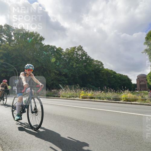 14.09.2025 - Stadtparktriathlon Michael Burmester http://msf.ph/oto/8896462 14.09.2025 14:25:07 Radfahren 1697, 1700, 1703, 1732, 1772, 1775, 1776, 1788 meine-sportfotos.de