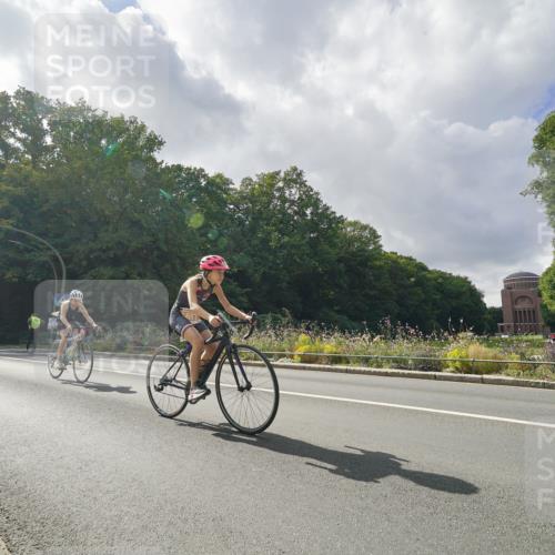 14.09.2025 - Stadtparktriathlon Michael Burmester http://msf.ph/oto/8896464 14.09.2025 14:25:08 Radfahren 1697, 1703, 1732, 1775, 1776, 1788 meine-sportfotos.de