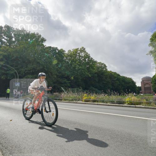 14.09.2025 - Stadtparktriathlon Michael Burmester http://msf.ph/oto/8896469 14.09.2025 14:25:14 Radfahren 1703, 1716, 1731, 1733, 1774, 1775, 1776, 1788, 1789 meine-sportfotos.de