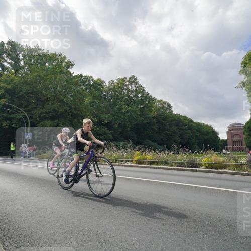 14.09.2025 - Stadtparktriathlon Michael Burmester http://msf.ph/oto/8896470 14.09.2025 14:25:17 Radfahren 1702, 1716, 1717, 1729, 1731, 1733, 1759, 1774, 1775, 1789 meine-sportfotos.de