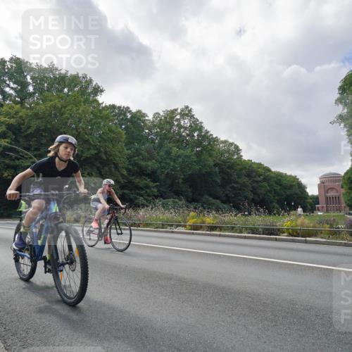 14.09.2025 - Stadtparktriathlon Michael Burmester http://msf.ph/oto/8896482 14.09.2025 14:25:31 Radfahren 1692, 1693, 1707, 1711, 1723, 1724, 1725, 1739, 1741, 1766, 1769, 1771, 1780, 1864 meine-sportfotos.de
