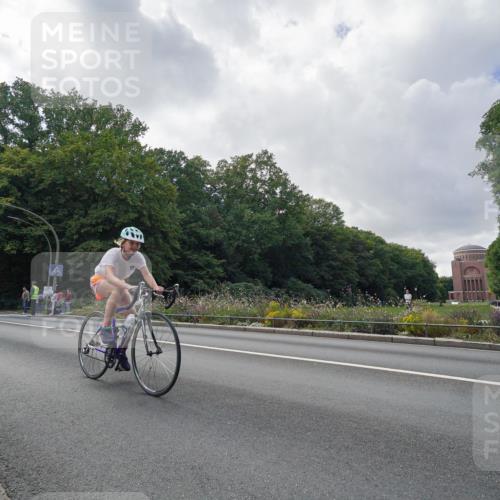 14.09.2025 - Stadtparktriathlon Michael Burmester http://msf.ph/oto/8896497 14.09.2025 14:25:47 Radfahren 1710, 1736, 1745, 1753, 1755, 1777, 1783 meine-sportfotos.de