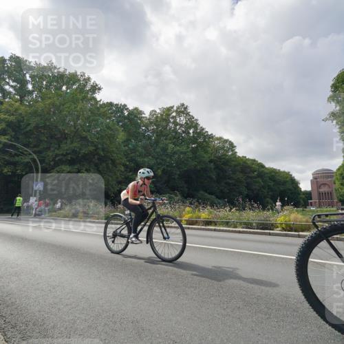 14.09.2025 - Stadtparktriathlon Michael Burmester http://msf.ph/oto/8896515 14.09.2025 14:26:14 Radfahren 1694, 1696, 1699, 1727, 1744, 1747, 1754, 1761, 1765, 1768, 1781 meine-sportfotos.de