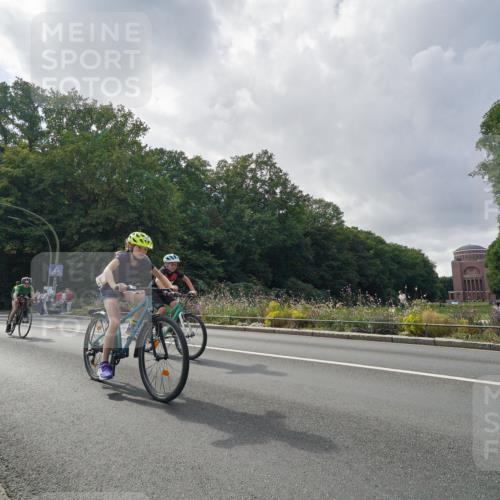 14.09.2025 - Stadtparktriathlon Michael Burmester http://msf.ph/oto/8896518 14.09.2025 14:26:20 Radfahren 1696, 1698, 1699, 1722, 1744, 1754, 1768, 1804, 1865 meine-sportfotos.de