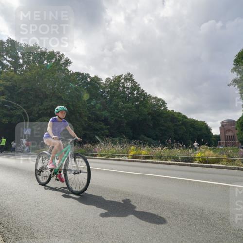 14.09.2025 - Stadtparktriathlon Michael Burmester http://msf.ph/oto/8896523 14.09.2025 14:26:23 Radfahren 1696, 1698, 1699, 1722, 1744, 1754, 1804, 1865 meine-sportfotos.de