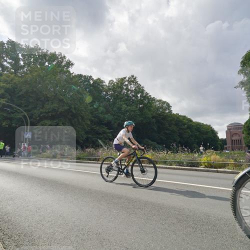14.09.2025 - Stadtparktriathlon Michael Burmester http://msf.ph/oto/8896524 14.09.2025 14:26:24 Radfahren 1696, 1698, 1699, 1722, 1744, 1751, 1754, 1804, 1865 meine-sportfotos.de