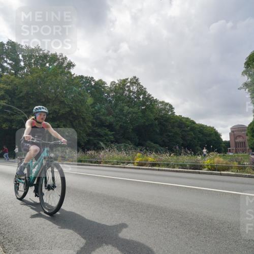 14.09.2025 - Stadtparktriathlon Michael Burmester http://msf.ph/oto/8896525 14.09.2025 14:26:25 Radfahren 1696, 1698, 1699, 1722, 1744, 1751, 1754, 1804, 1865 meine-sportfotos.de