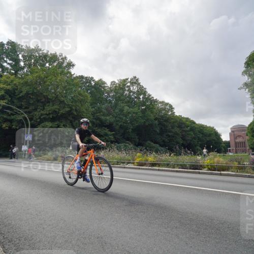 14.09.2025 - Stadtparktriathlon Michael Burmester http://msf.ph/oto/8896528 14.09.2025 14:26:33 Radfahren 1726, 1748, 1751, 1779 meine-sportfotos.de