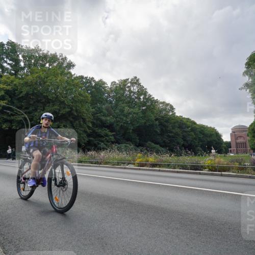 14.09.2025 - Stadtparktriathlon Michael Burmester http://msf.ph/oto/8896535 14.09.2025 14:26:46 Radfahren 1715, 1721, 1726, 1750, 1757, 1773 meine-sportfotos.de