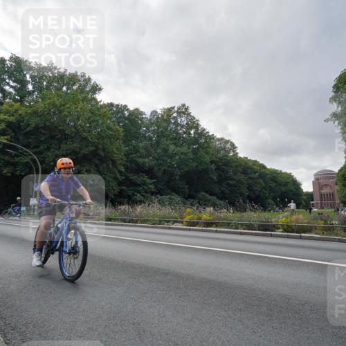 14.09.2025 - Stadtparktriathlon Michael Burmester http://msf.ph/oto/8896546 14.09.2025 14:27:33 Radfahren 1787 meine-sportfotos.de