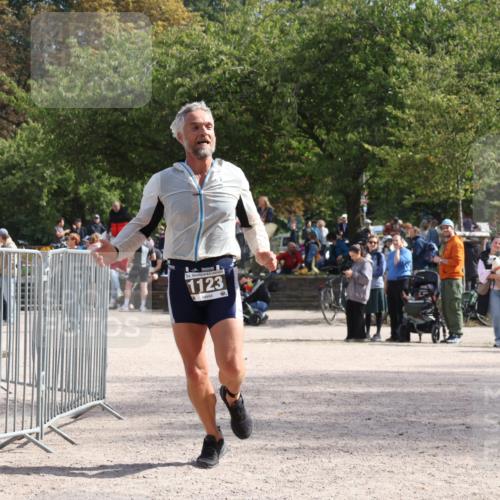 14.09.2025 - Stadtparktriathlon Strokosch-Dieckow http://msf.ph/oto/8896685 14.09.2025 13:00:40 Ziel 1123 meine-sportfotos.de