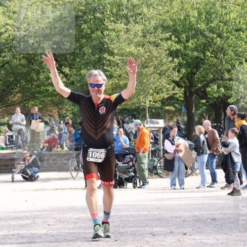 14.09.2025 - Stadtparktriathlon Strokosch-Dieckow http://msf.ph/oto/8896693 14.09.2025 13:00:52 Ziel 1066 meine-sportfotos.de
