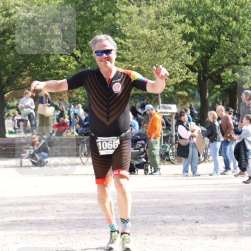 14.09.2025 - Stadtparktriathlon Strokosch-Dieckow http://msf.ph/oto/8896695 14.09.2025 13:00:53 Ziel 1066 meine-sportfotos.de