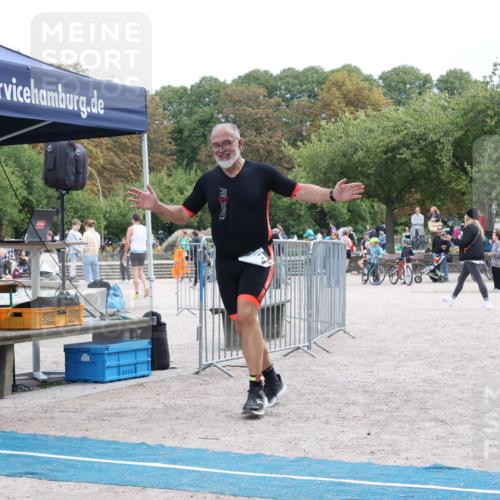 14.09.2025 - Stadtparktriathlon Strokosch-Dieckow http://msf.ph/oto/8896773 14.09.2025 13:04:51 Ziel 1094 meine-sportfotos.de