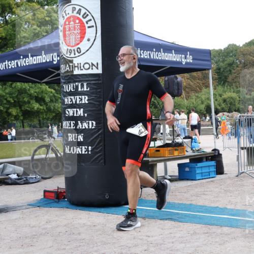 14.09.2025 - Stadtparktriathlon Strokosch-Dieckow http://msf.ph/oto/8896777 14.09.2025 13:04:52 Ziel 1094 meine-sportfotos.de
