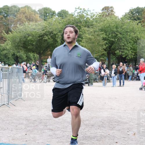 14.09.2025 - Stadtparktriathlon Strokosch-Dieckow http://msf.ph/oto/8896788 14.09.2025 13:05:08 Ziel 1085, 1146 meine-sportfotos.de