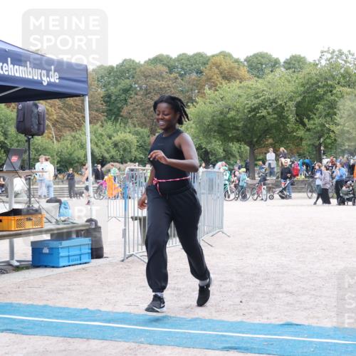 14.09.2025 - Stadtparktriathlon Strokosch-Dieckow http://msf.ph/oto/8896799 14.09.2025 13:05:35 Ziel 924, 1151 meine-sportfotos.de