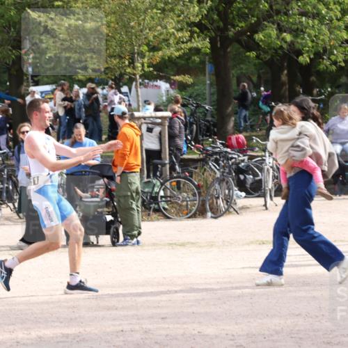 14.09.2025 - Stadtparktriathlon Strokosch-Dieckow http://msf.ph/oto/8896803 14.09.2025 13:06:54 Ziel  meine-sportfotos.de