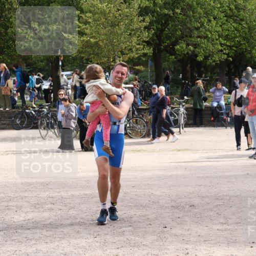 14.09.2025 - Stadtparktriathlon Strokosch-Dieckow http://msf.ph/oto/8896807 14.09.2025 13:06:59 Ziel 1182 meine-sportfotos.de
