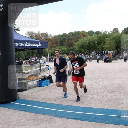 14.09.2025 - Stadtparktriathlon Strokosch-Dieckow http://msf.ph/oto/8896830 14.09.2025 13:08:35 Ziel 1150, 1187 meine-sportfotos.de