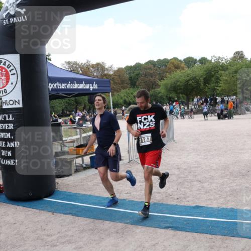 14.09.2025 - Stadtparktriathlon Strokosch-Dieckow http://msf.ph/oto/8896831 14.09.2025 13:08:36 Ziel 1150, 1187 meine-sportfotos.de